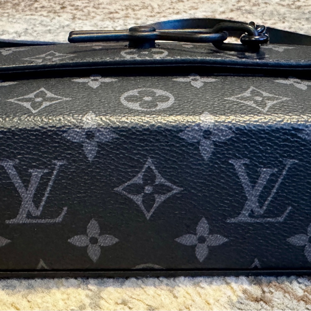Louis Vuitton Black Steamer Crossbody Wearable Wallet - Picture 8 of 16